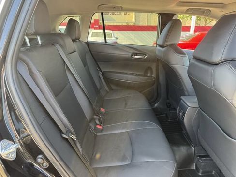 Used 2022 Toyota Corolla Cross XLE w/ Convenience Package AWD/4WD image 33