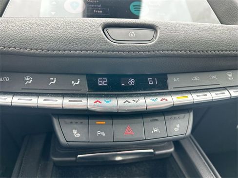Used 2023 Cadillac XT4 Luxury w/ Cold Weather Package image 23