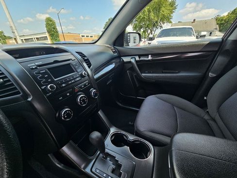 Used 2013 Kia Sorento LX FWD image 24