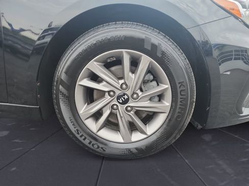 Used 2020 Kia Optima LX image 9