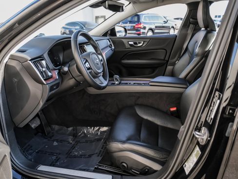 Used 2024 Volvo S60 B5 Plus image 3