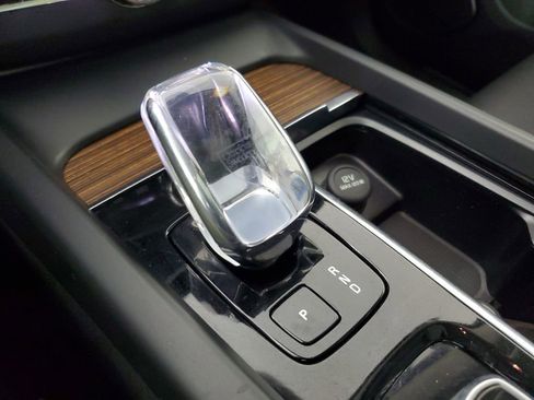 Certified 2023 Volvo XC60 B5 Ultimate w/ Climate Package AWD/4WD image 34