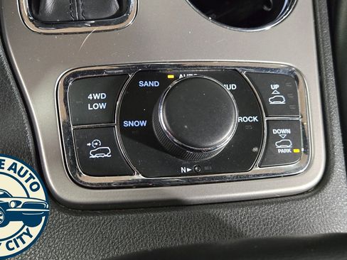 Used 2021 Jeep Grand Cherokee Limited w/ Trailer Tow Group IV AWD/4WD image 18