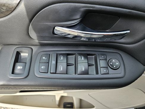Used 2017 Dodge Grand Caravan SE w/ Power Window Group image 13
