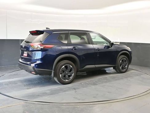 Used 2026 Nissan Rogue SV FWD image 3