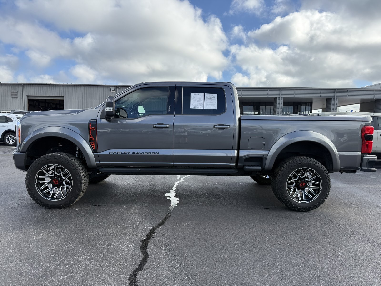 Used 2023 Ford F250 Lariat w/ Lariat Ultimate Package AWD/4WD image 9
