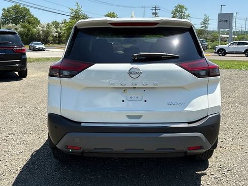 Certified 2023 Nissan Rogue SV AWD/4WD image 3