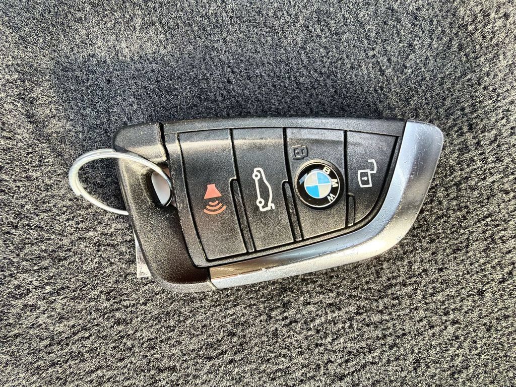 Used 2024 BMW i4 eDrive40 w/ Premium Package RWD image 28