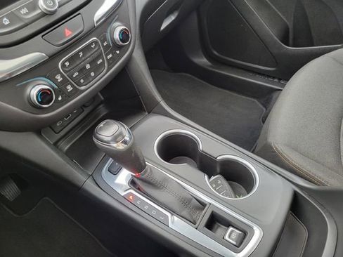 Used 2021 Chevrolet Equinox LT image 19