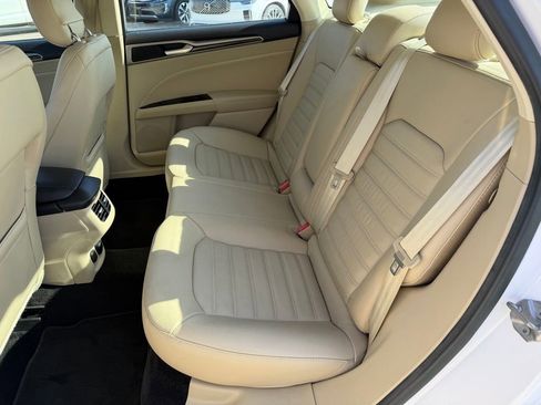 Used 2014 Ford Fusion SE w/ Equipment Group 202A image 13