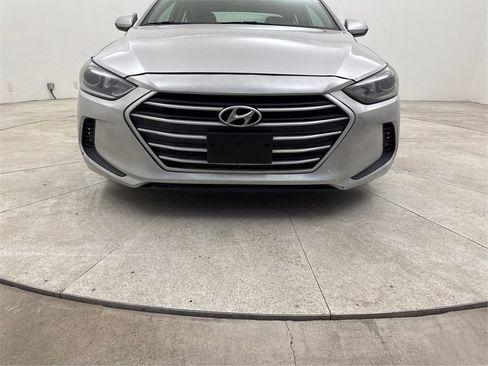 Used 2018 Hyundai Elantra SE image 14