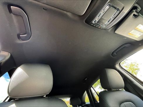 Used 2025 Mercedes-Benz GLA 250 4MATIC image 17