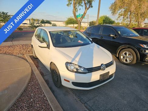 Used 2010 Volkswagen Golf 2-Door FWD image 2