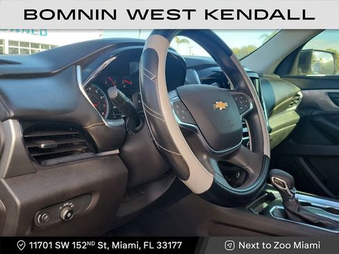 Used 2021 Chevrolet Traverse LS image 6