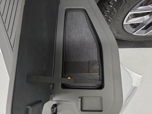 Used 2022 Rivian R1T Adventure AWD/4WD image 29