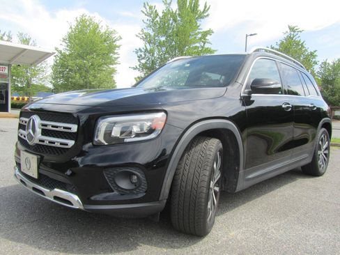 Used 2020 Mercedes-Benz GLB 250 4MATIC w/ Premium Package image 6