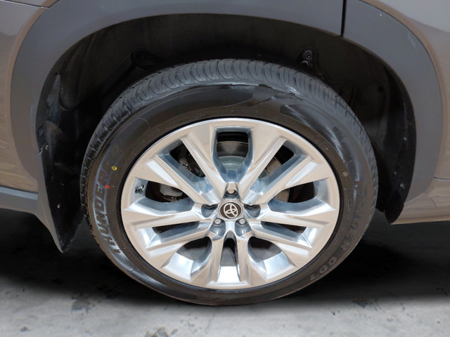 Used 2023 Toyota Highlander Limited AWD/4WD image 9