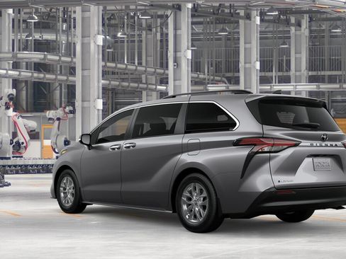 New 2026 Toyota Sienna XLE AWD/4WD image 6