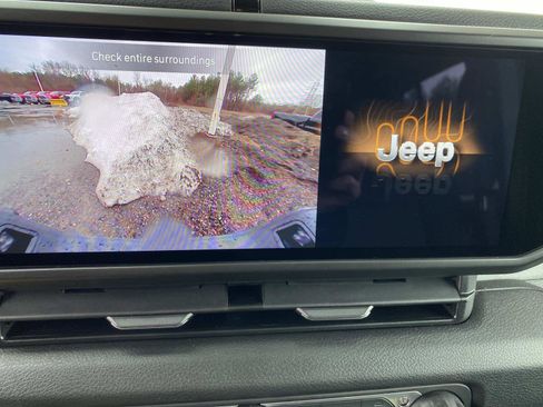 New 2026 Jeep Gladiator Sport image 10