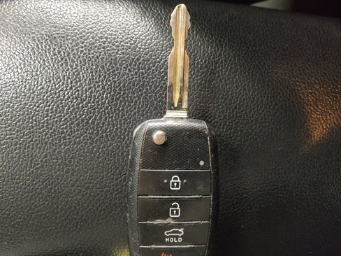 Used 2016 Kia Forte LX image 32