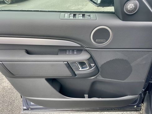 New 2026 Land Rover Discovery Dynamic SE AWD/4WD image 12