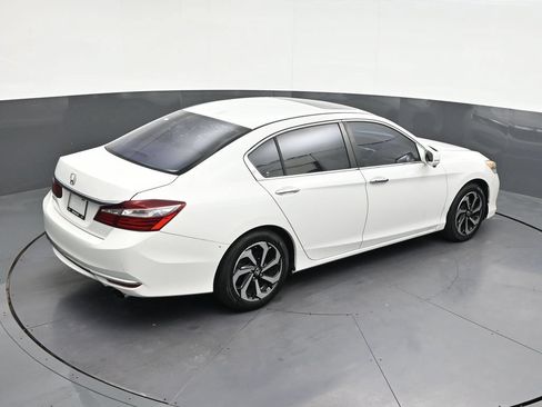 Used 2017 Honda Accord EX image 20