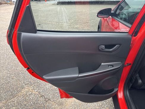 Used 2019 Hyundai Kona SEL image 18