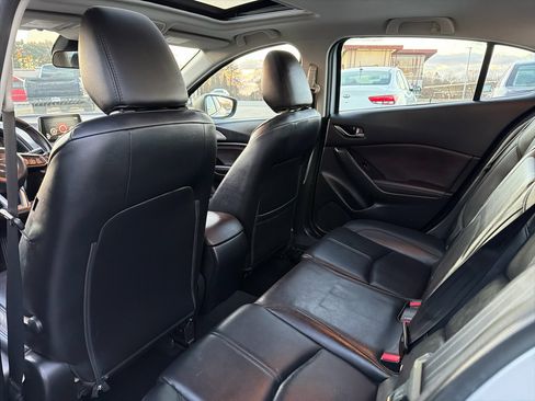 Used 2018 MAZDA MAZDA3 Touring image 13