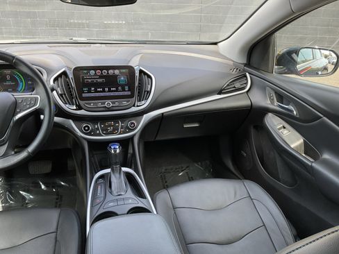 Used 2017 Chevrolet Volt LT w/ Comfort Package FWD image 16