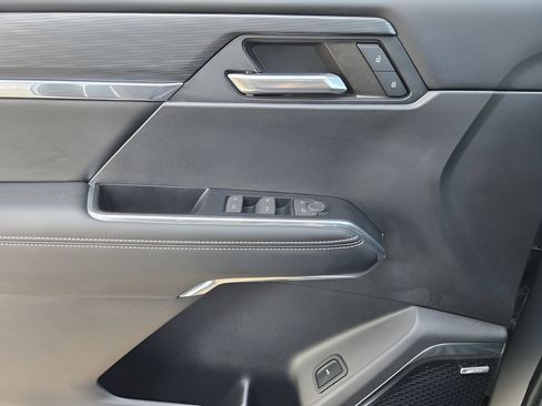 Used 2024 GMC Acadia Elevation w/ Luxury Package FWD image 28