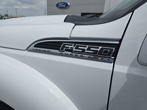 Used 2014 Ford F550 4x4 Crew Cab Super Duty w/ Lariat Interior Package image 13