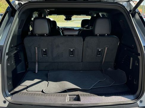 Used 2025 Chevrolet Traverse Z71 w/ Enhanced Driving Package image 18