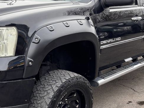 Used 2011 GMC Sierra 2500 Denali w/ Snow Plow Prep Package image 31