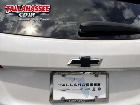 Used 2018 Chevrolet Equinox LT w/ Sun & Infotainment Package FWD image 4