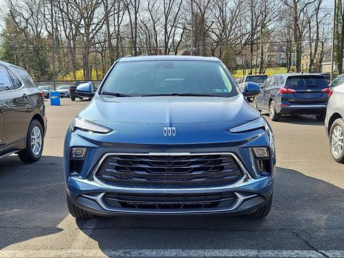 Used 2024 Buick Encore GX Preferred w/ Comfort Package image 2