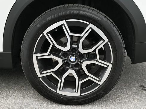 Used 2025 BMW X2 xDrive28i AWD/4WD image 9