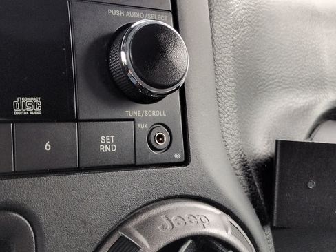 Used 2018 Jeep Wrangler Unlimited Sport S AWD/4WD image 19