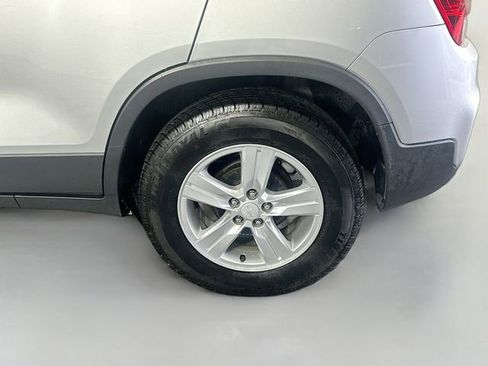 Used 2019 Chevrolet Trax LS w/ LPO, Cargo Package FWD image 30