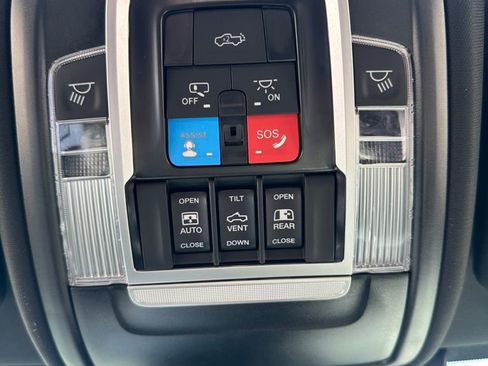 New 2025 RAM 2500 Laramie AWD/4WD image 19