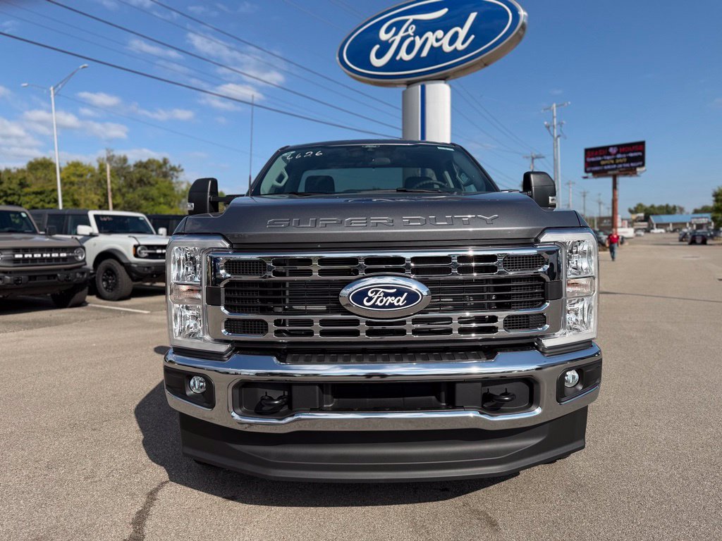 New 2027 Ford F250 XLT w/ FX4 Off-Road Package AWD/4WD image 2