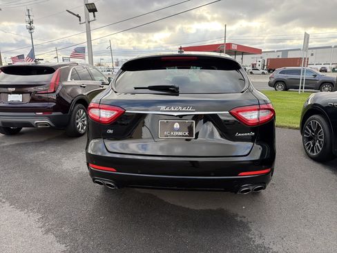 Used 2019 Maserati Levante image 6