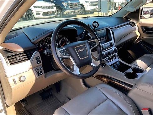 Used 2020 GMC Yukon SLT w/ Premium Edition image 17