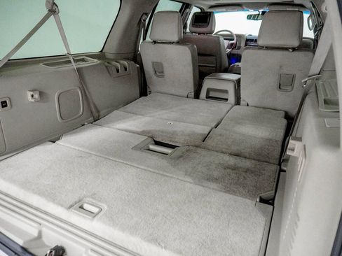 Used 2011 Lincoln Navigator L 4WD image 9