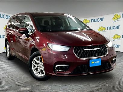 Used 2023 Chrysler Pacifica Touring-L