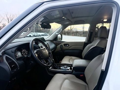 Certified 2024 INFINITI QX80 Premium Select w/ All-Season Package image 9