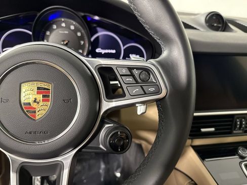 Certified 2023 Porsche Cayenne Platinum Edition AWD/4WD image 38