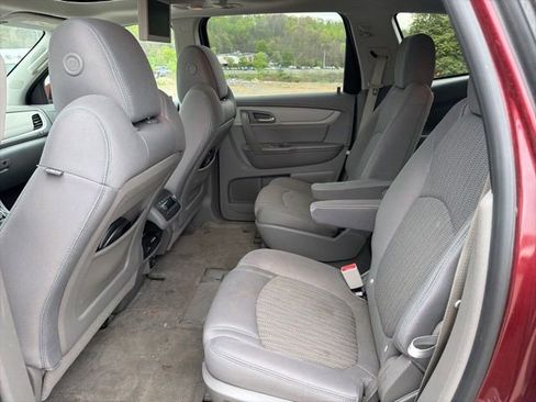 Used 2017 Chevrolet Traverse LT w/ Traveler's Package AWD/4WD image 16