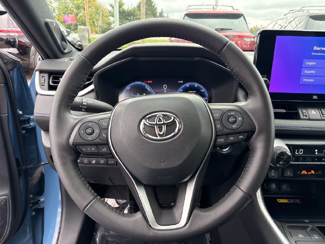 Used 2023 Toyota RAV4 XSE AWD/4WD image 17