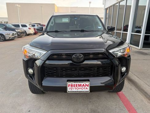 Used 2016 Toyota 4Runner SR5 Premium RWD image 3