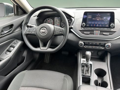 Certified 2025 Nissan Altima 2.5 S FWD image 8